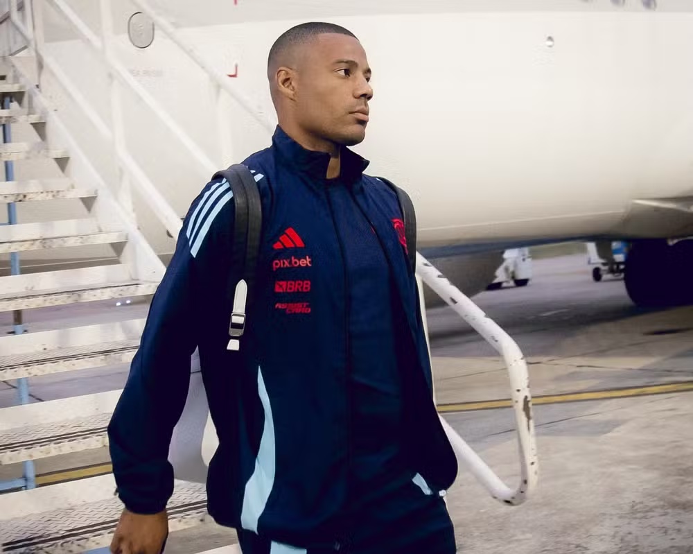 De la Cruz retorna ao Flamengo após polêmica: lesão crônica e crise interna marcam volta do uruguaio